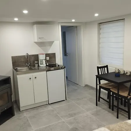 Studio Apartment *